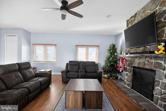 $585,000 | 236 Hickory Road, Warminster, PA 18974