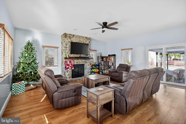 $585,000 | 236 Hickory Road, Warminster, PA 18974