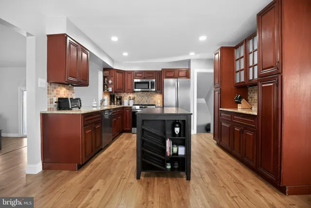 $585,000 | 236 Hickory Road, Warminster, PA 18974