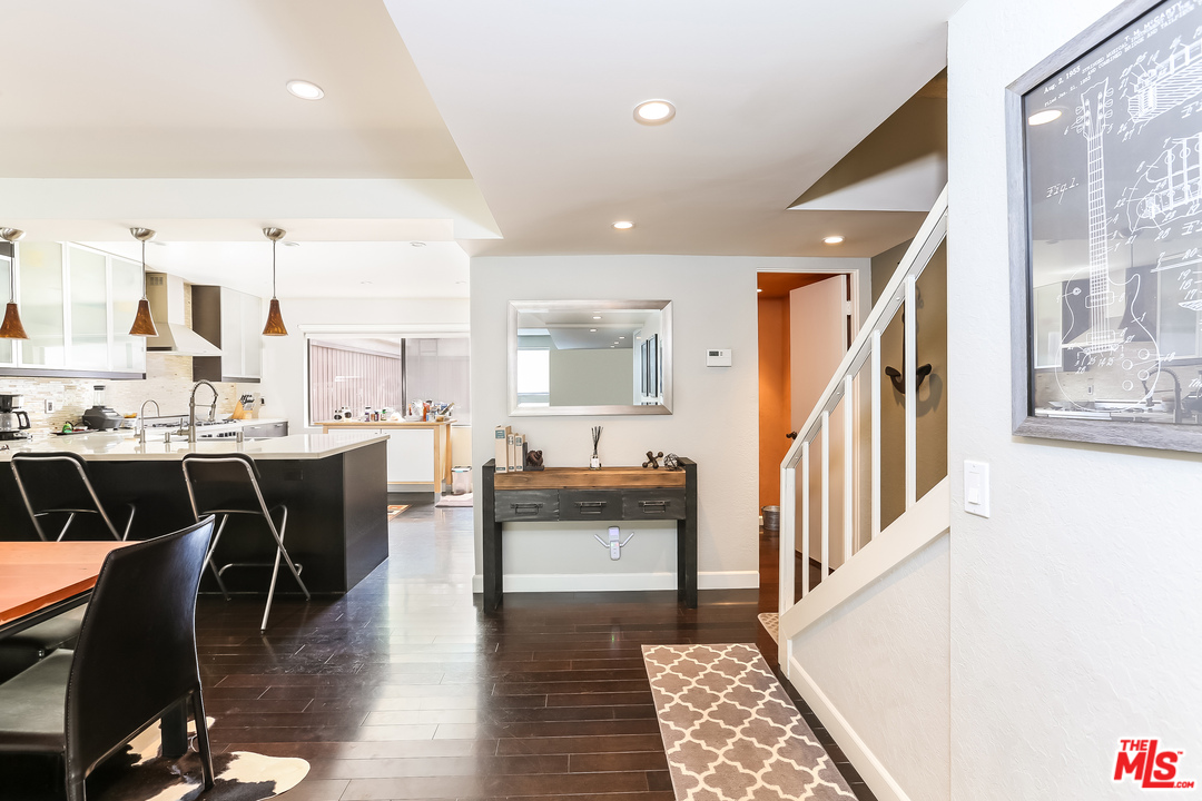4535 Alla Road, Unit 3 Marina del Rey, CA 90292 - Photo 3 of 16
