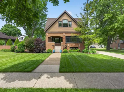 $975,000 | 380 Selborne Road, Riverside, IL 60546