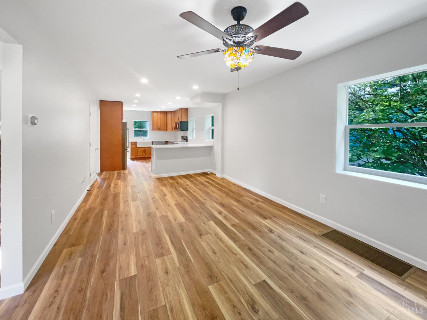 155 Bonham Road Cincinnati, OH 45215 - Photo 4 of 30