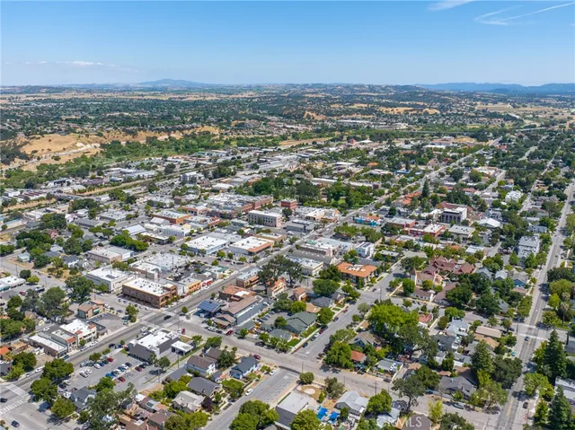 $1,175,000 | 1444 Oak Street, Paso Robles, CA 93446