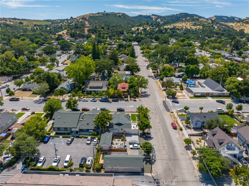 1444 Oak Street Paso Robles, CA 93446 - Photo 38 of 40 an aerial view of a city