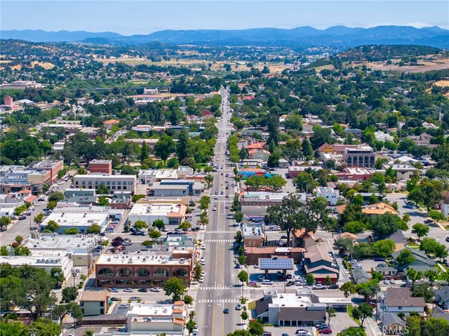 $1,175,000 | 1444 Oak Street, Paso Robles, CA 93446