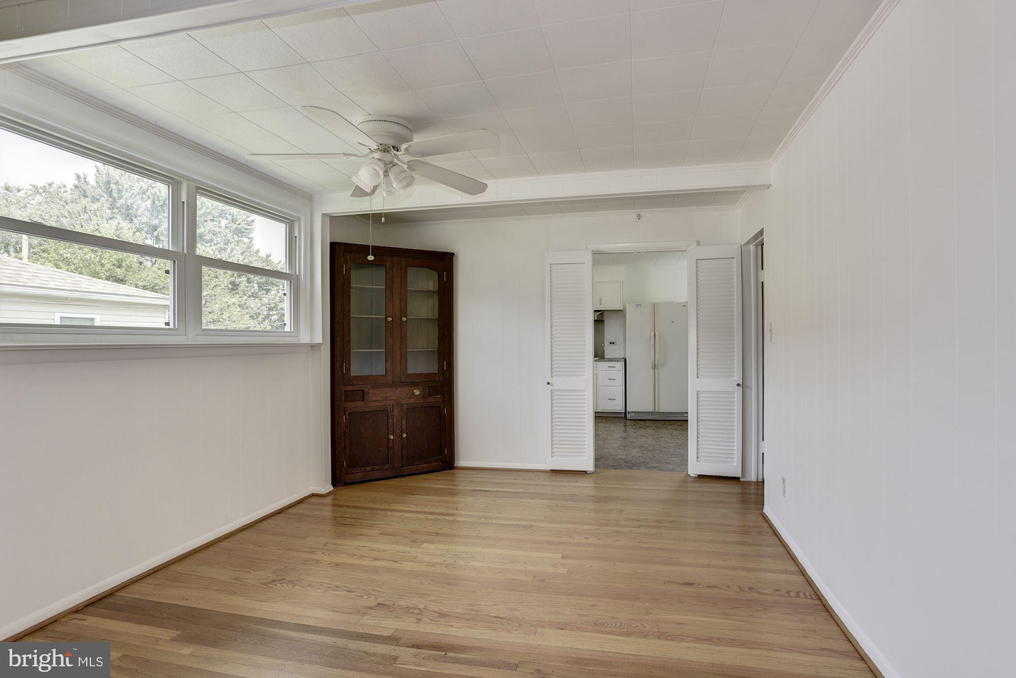 4226 Thorncliff Road Baltimore, MD 21236 - Photo 5 of 28 Dining Room