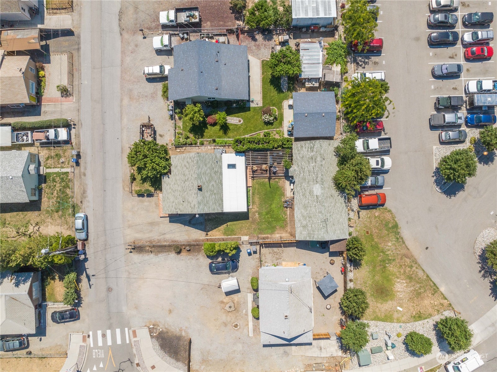 100 East Island View Street Wenatchee, WA 98801 - Photo 5 of 40 an aerial view of residential houses with outdoor space