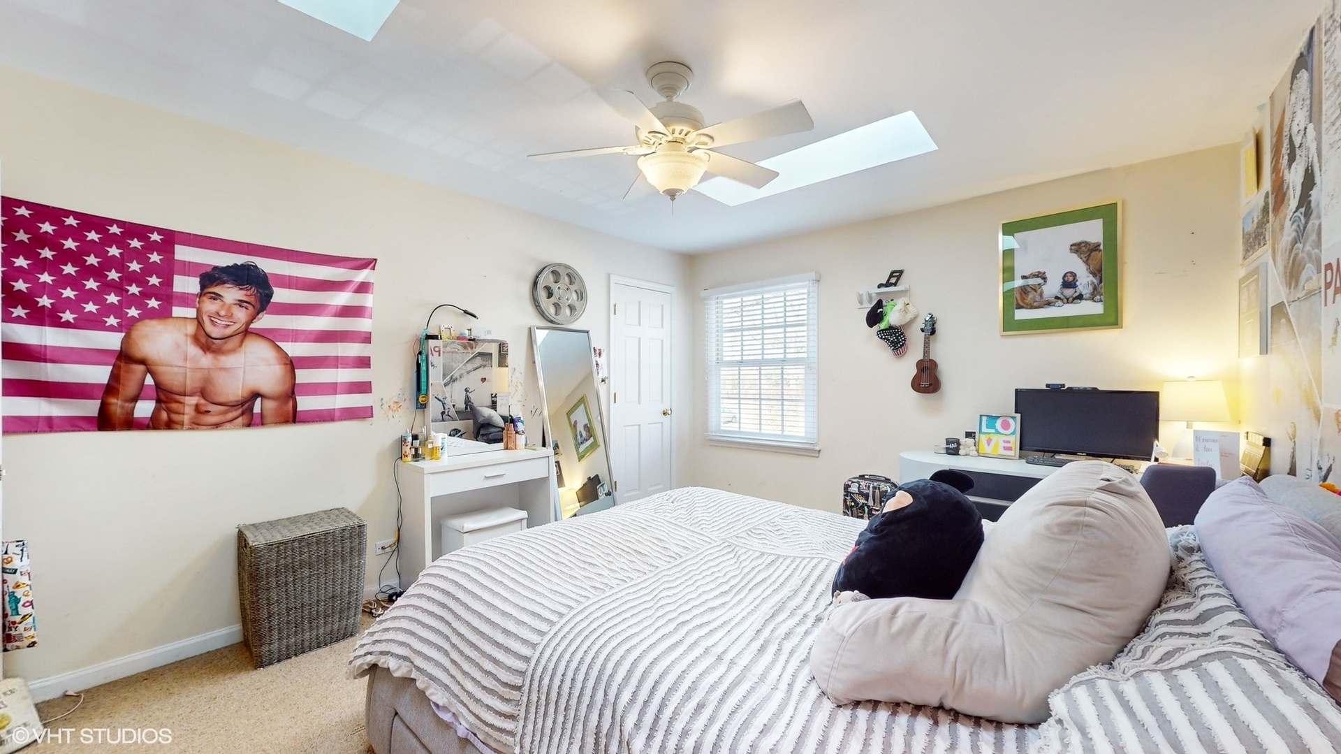 1925 Maple Place Riverwoods, IL 60015 - Photo 38 of 59 a bed room with a bed and a chandelier