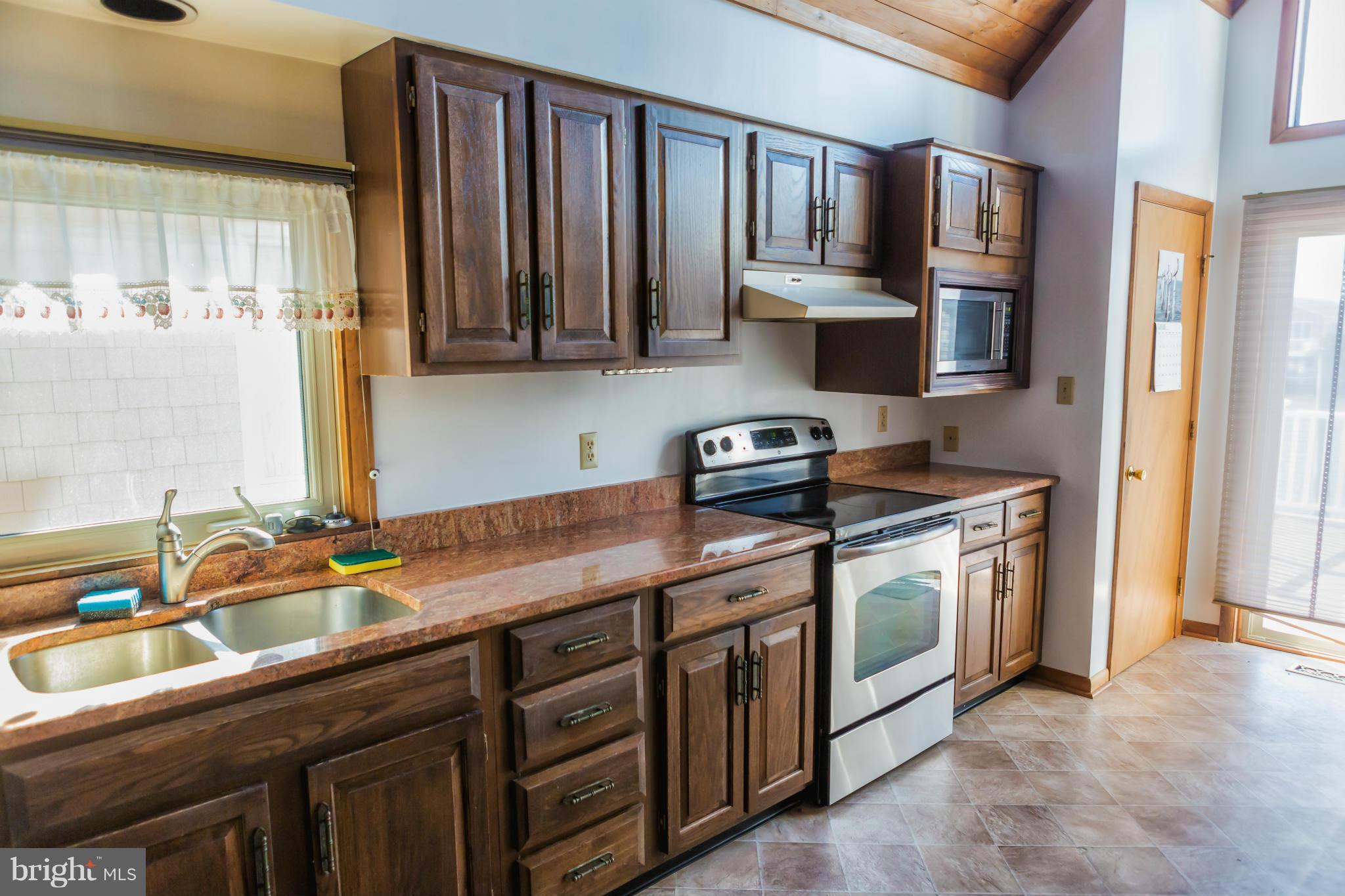 703 South Surf Road Ocean City, MD 21842 - Photo 9 of 13 Kitchen