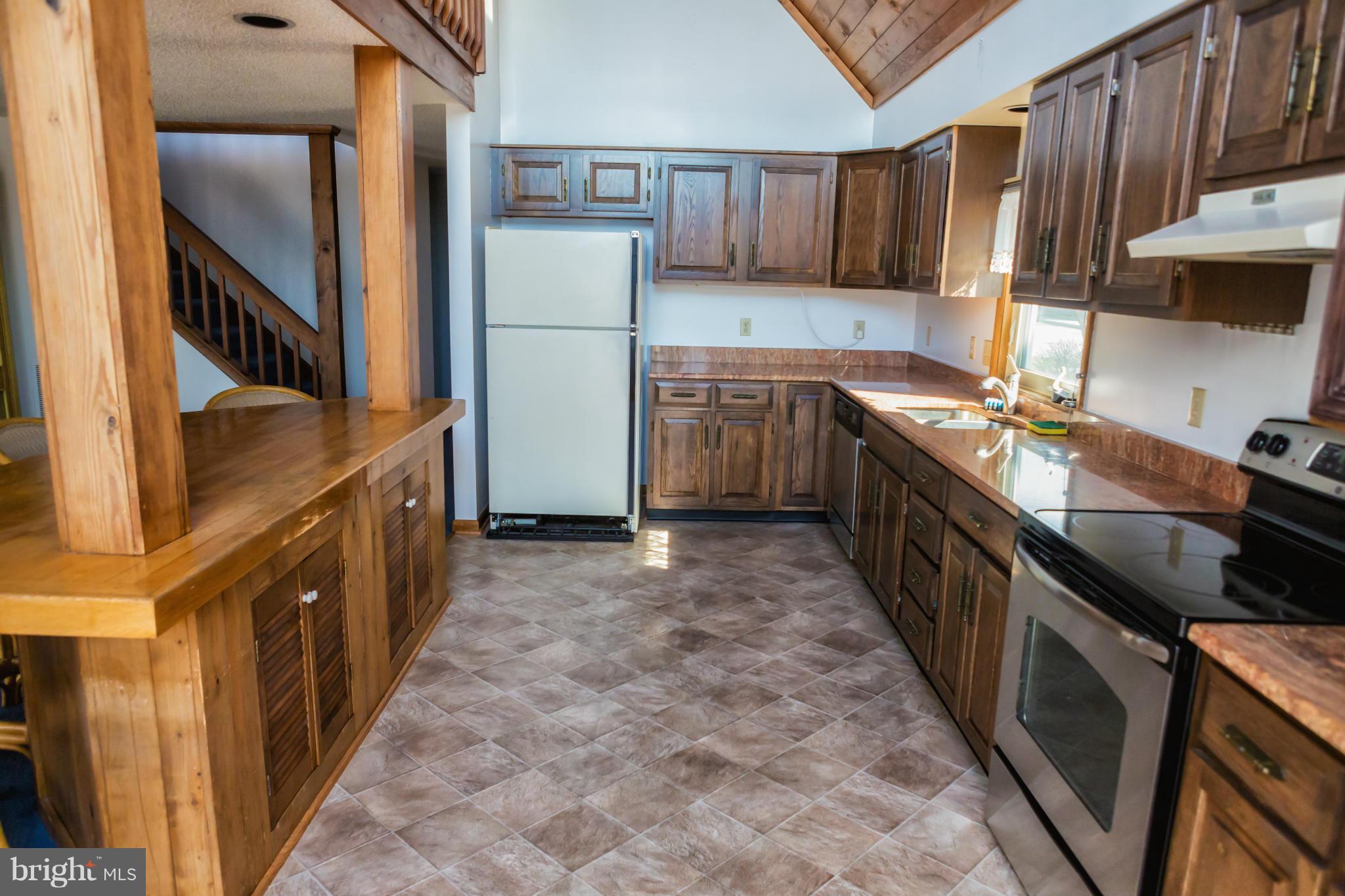 703 South Surf Road Ocean City, MD 21842 - Photo 10 of 13 Kitchen
