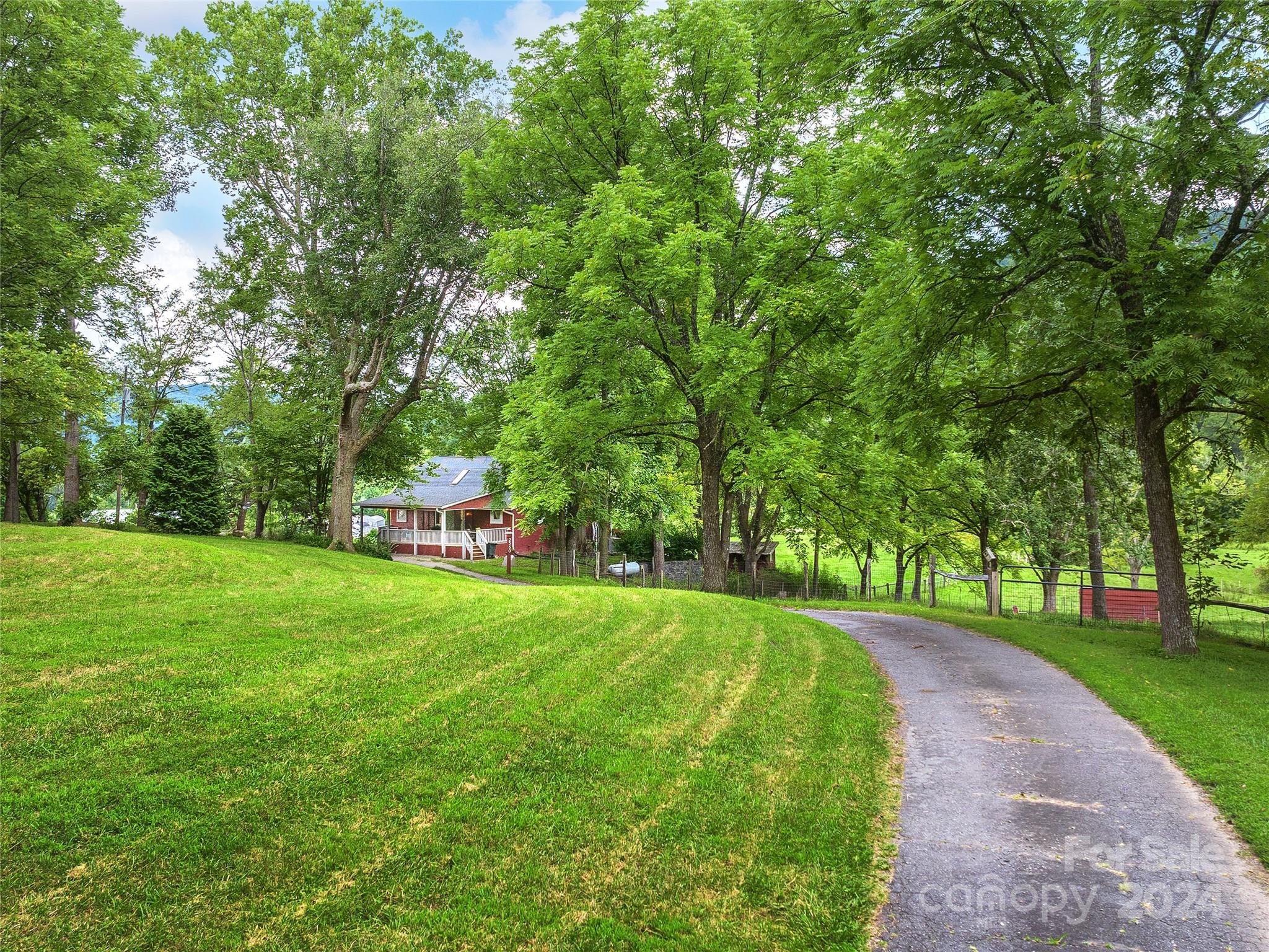 2560 King Road Pisgah Forest, NC 28768 - Photo 44 of 44 a view of a volley ball court