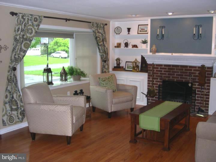 1705 Wrightfield Road Yardley, PA 19067 - Photo 4 of 25 Living Room