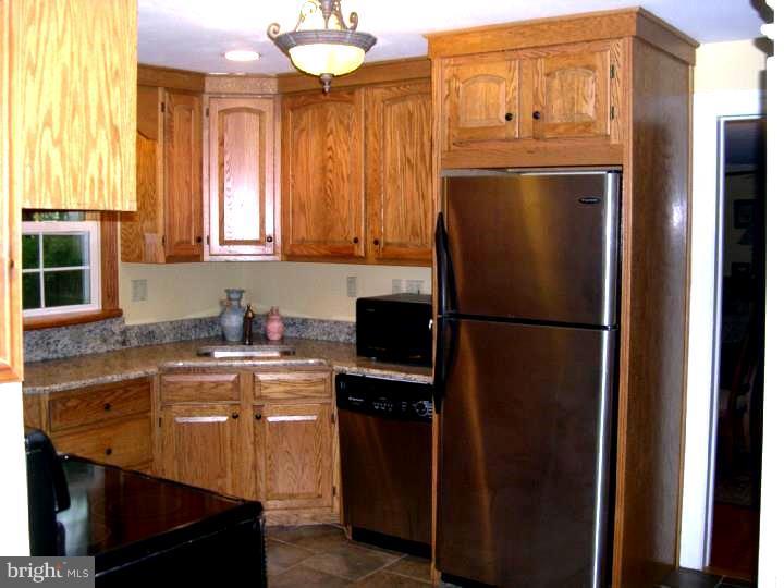 1705 Wrightfield Road Yardley, PA 19067 - Photo 7 of 25 Kitchen