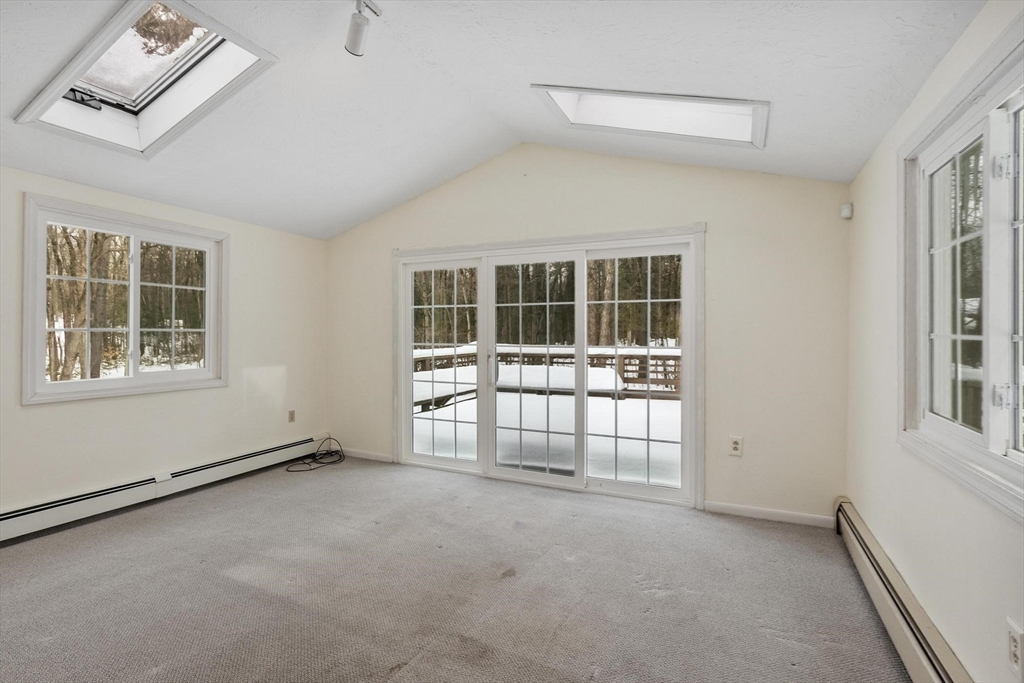 43 Shattuck Street Pepperell, MA 01463 - Photo 13 of 38