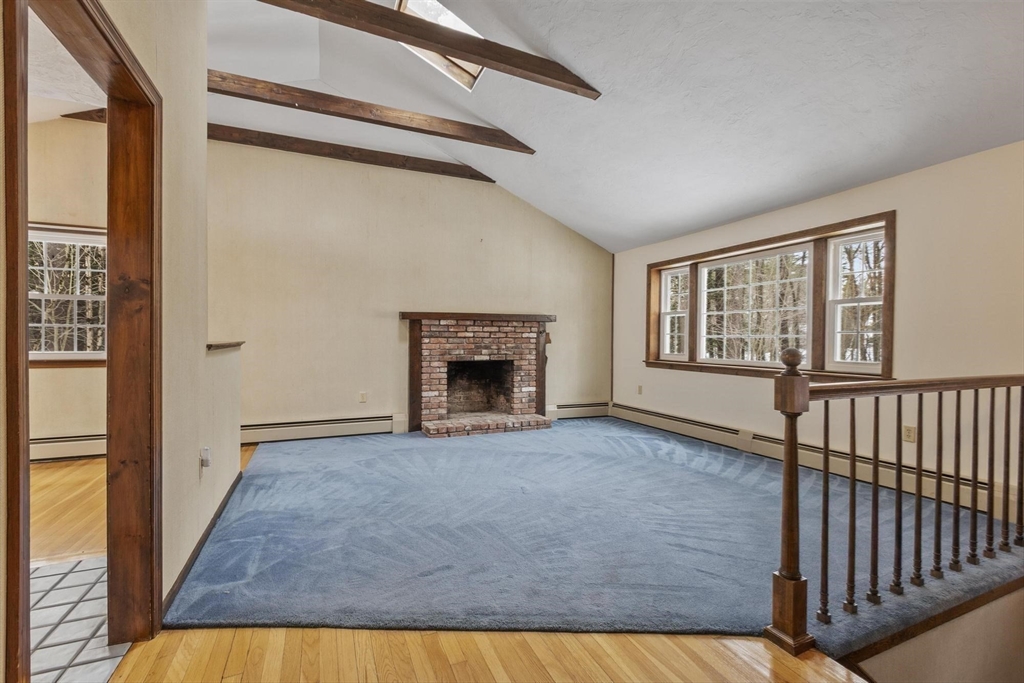 43 Shattuck Street Pepperell, MA 01463 - Photo 3 of 38