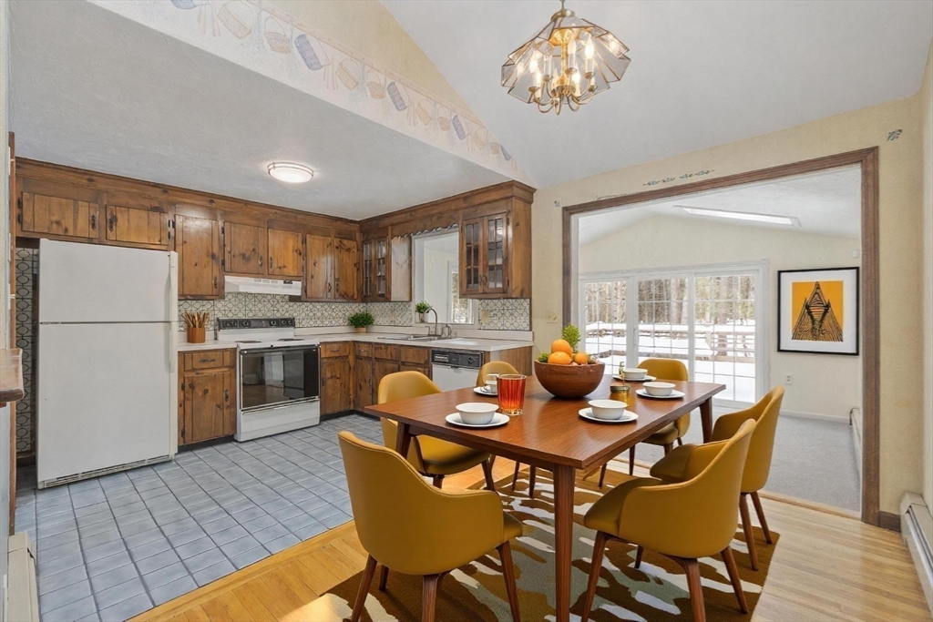 43 Shattuck Street Pepperell, MA 01463 - Photo 9 of 38