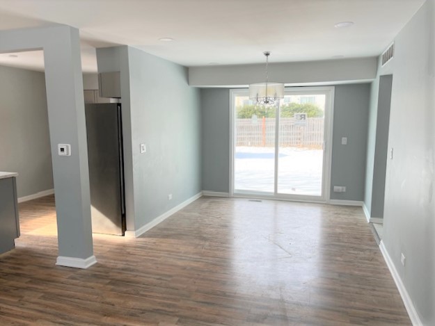 28 Chaucer Lane Streamwood, IL 60107 - Photo 4 of 13