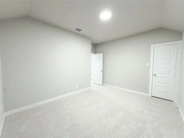 $2,950 | 566 Silver Springs Lane, Lavon, TX 75166