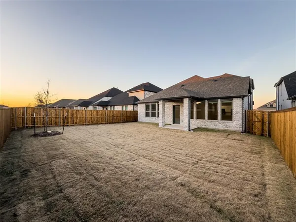 $2,950 | 566 Silver Springs Lane, Lavon, TX 75166