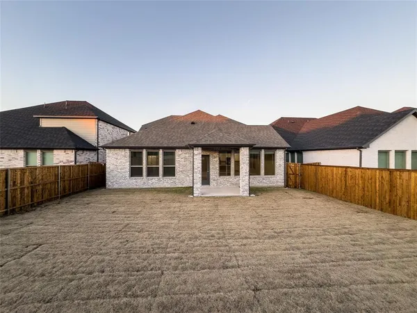 $2,950 | 566 Silver Springs Lane, Lavon, TX 75166