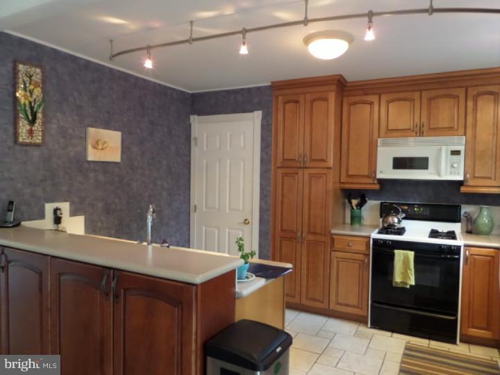 571 Harvey Road Glenside, PA 19038 - Photo 8 of 25 Kitchen