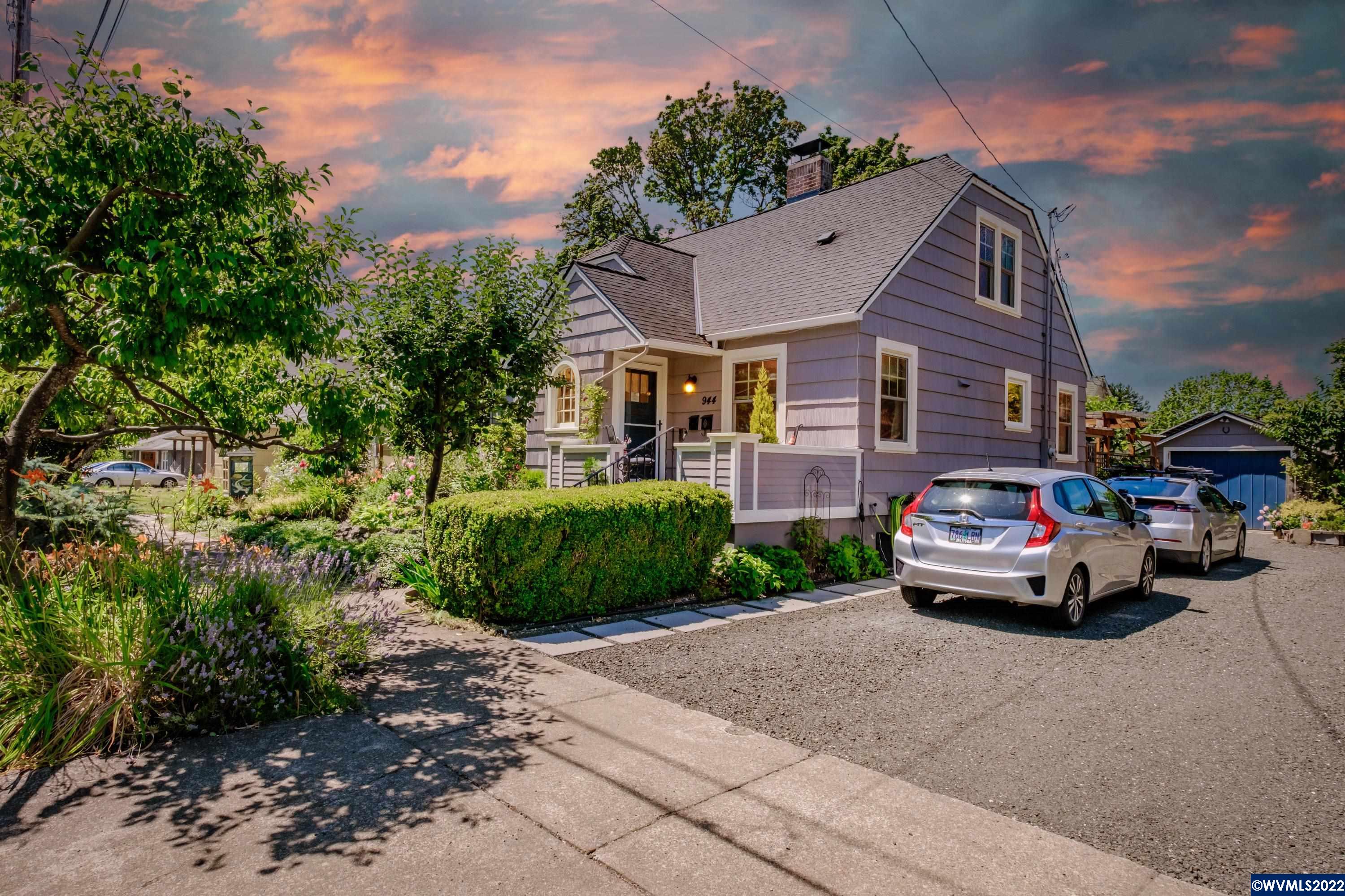 942 Southwest 11th Street Corvallis, OR 97333 - Photo 2 of 42