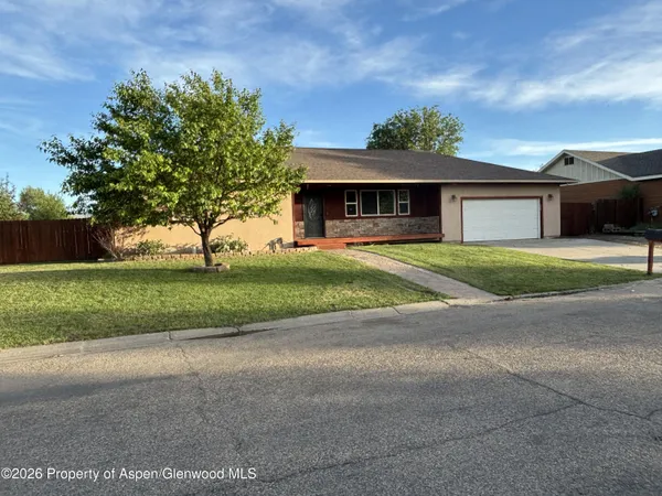 $400,000 | 2038 Woodland Avenue, Craig, CO 81625