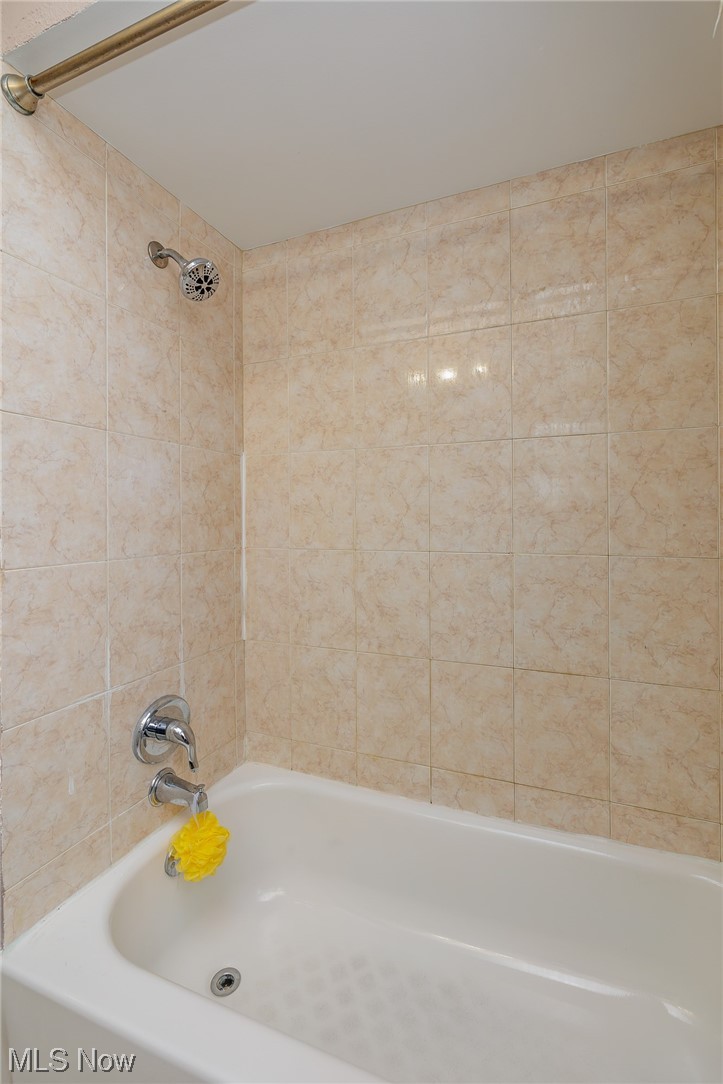 15409 Greendale Road Maple Heights, OH 44137 - Photo 19 of 33
