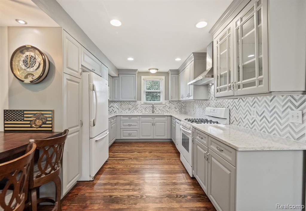 3811 Benstein Road Commerce Township, MI 48382 - Photo 9 of 32 Gallery Image 9