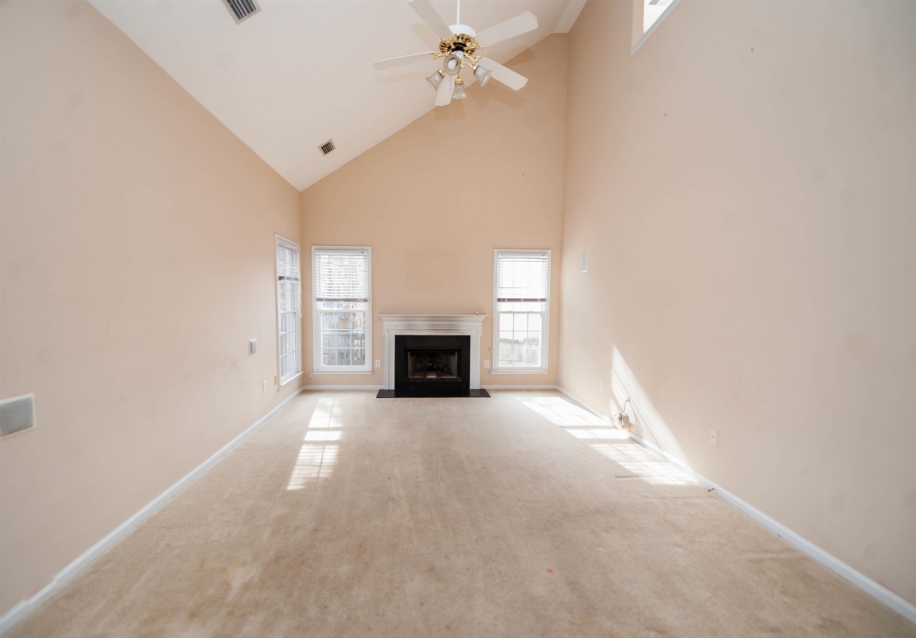 417 Roberts Road Taylors, SC 29687 - Photo 6 of 36