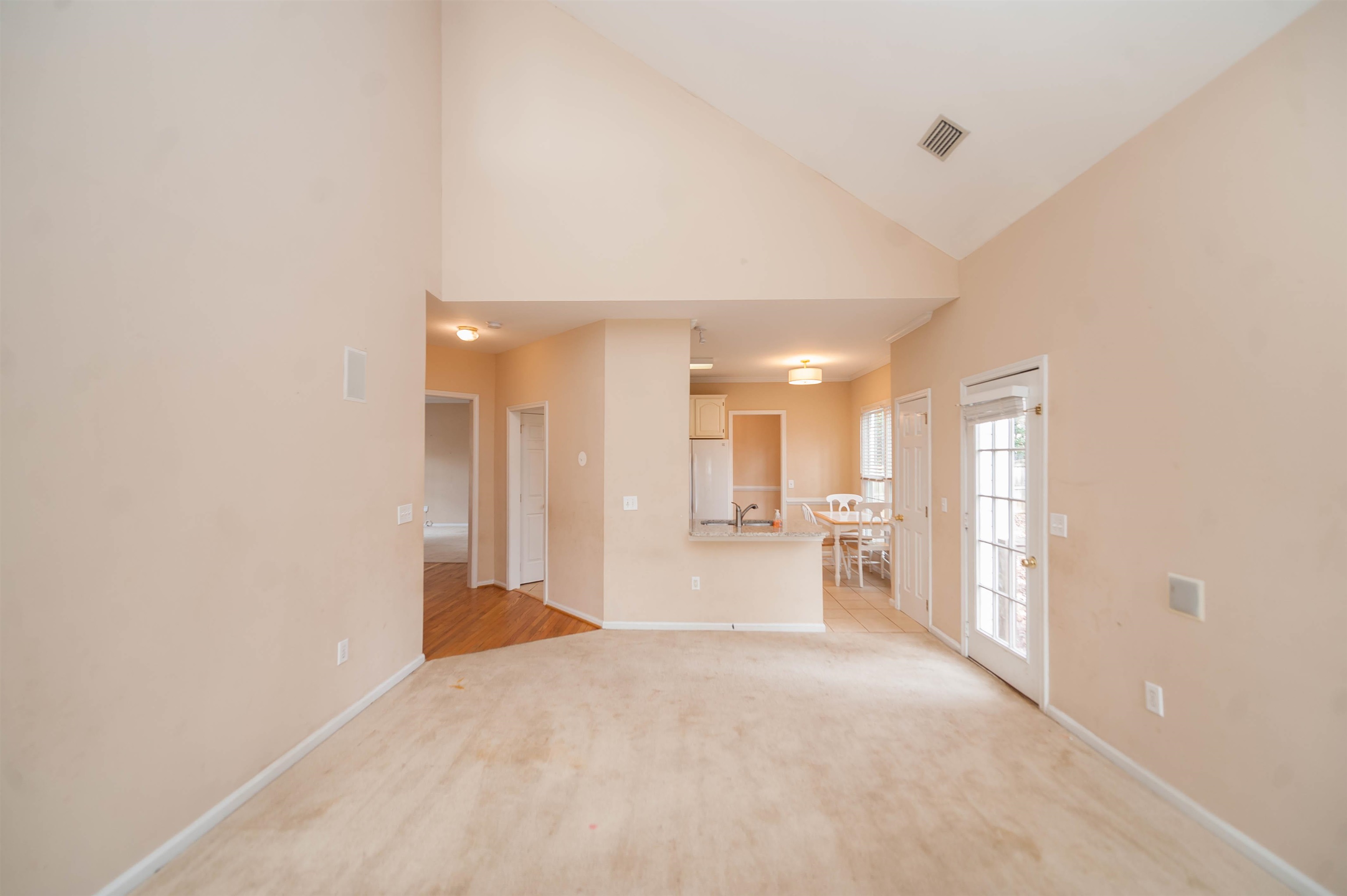 417 Roberts Road Taylors, SC 29687 - Photo 8 of 36