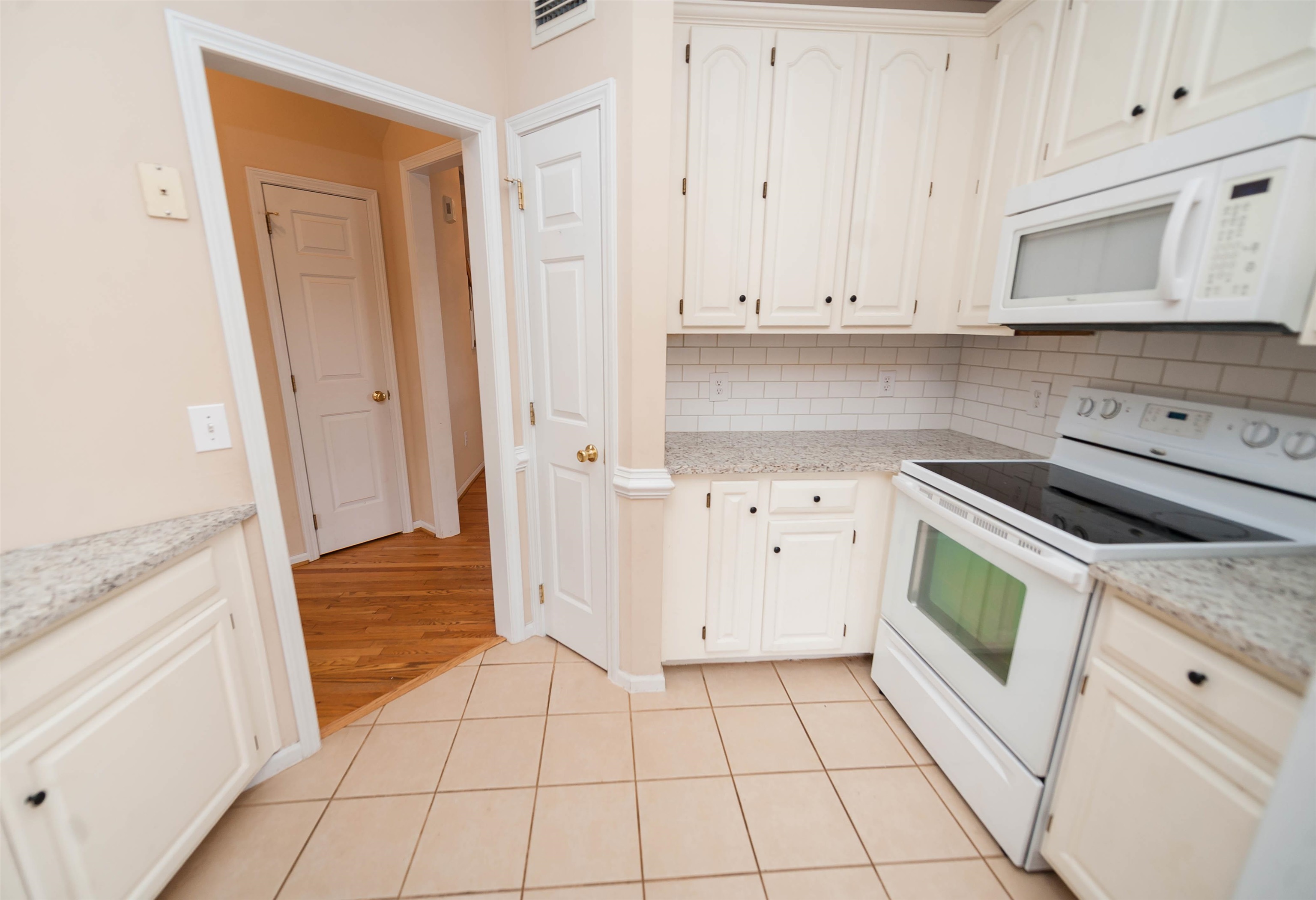 417 Roberts Road Taylors, SC 29687 - Photo 9 of 36