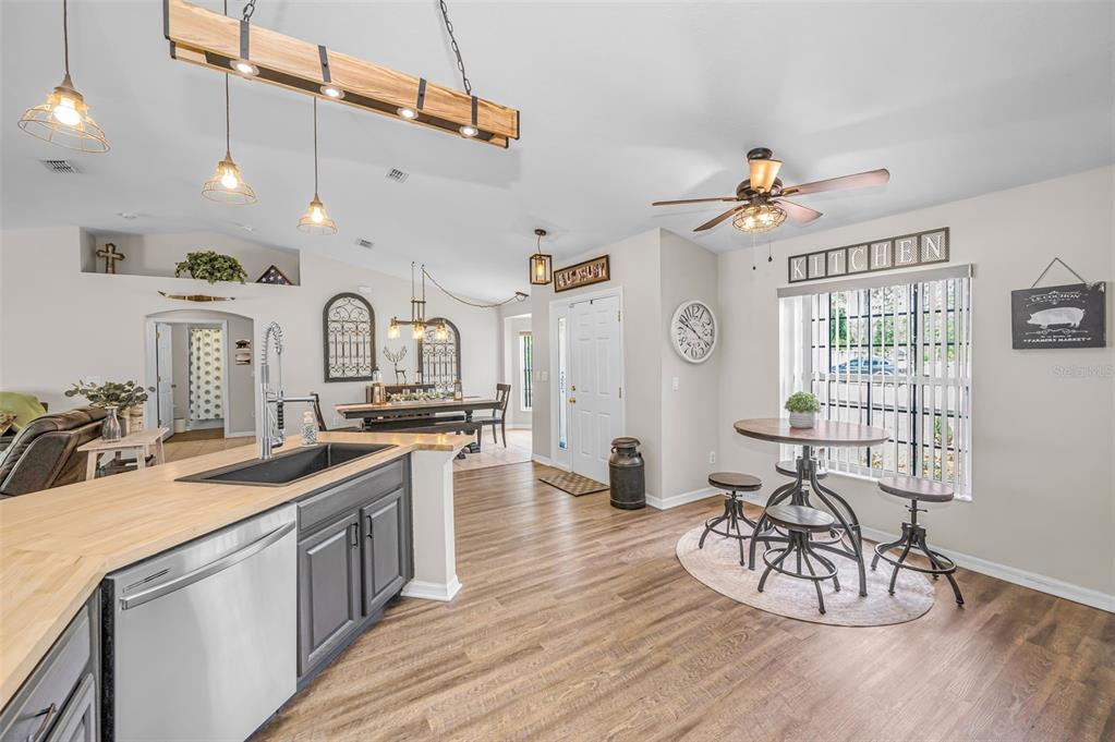 12123 Fulmar Road Weeki Wachee, FL 34614 - Photo 19 of 81