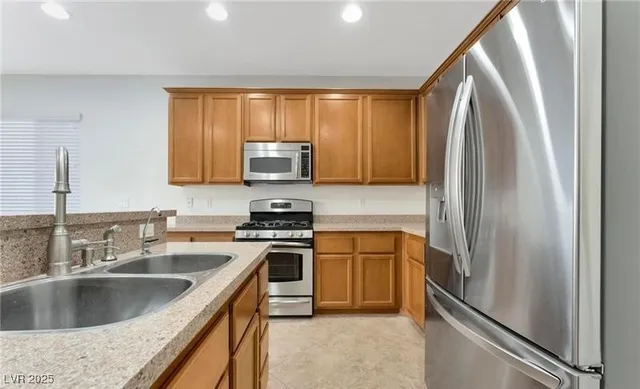 $2,000 | 9764 Bedstraw Street, Las Vegas, NV 89178