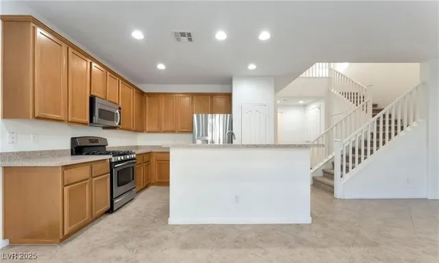 $2,000 | 9764 Bedstraw Street, Las Vegas, NV 89178