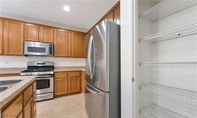 $2,000 | 9764 Bedstraw Street, Las Vegas, NV 89178