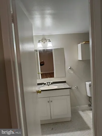 $1,950 | 423 Christopher Avenue, Unit 19, Gaithersburg, MD 20879