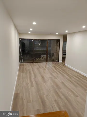 $1,950 | 423 Christopher Avenue, Unit 19, Gaithersburg, MD 20879