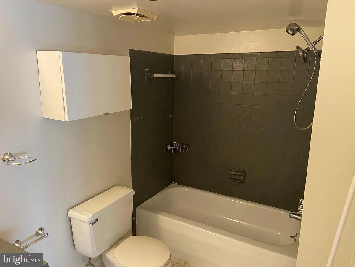 423 Christopher Avenue, Unit 19 Gaithersburg, MD 20879 - Photo 5 of 11