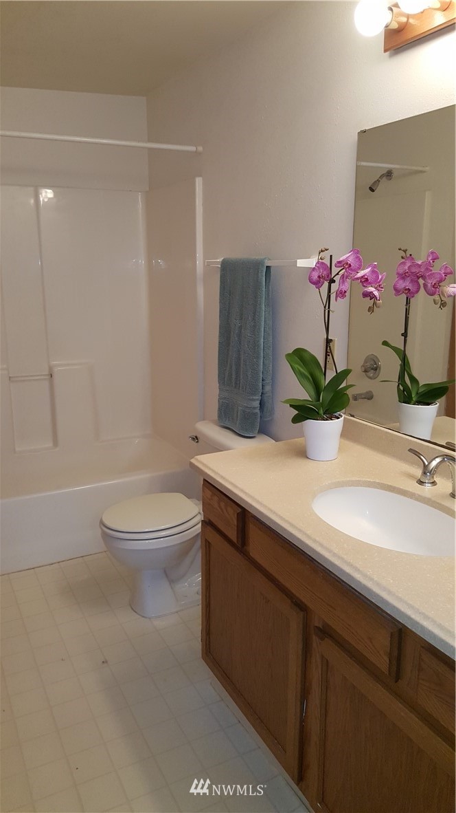 7606 206th Street Southwest Edmonds, WA 98026 - Photo 11 of 13 Gallery Image 11