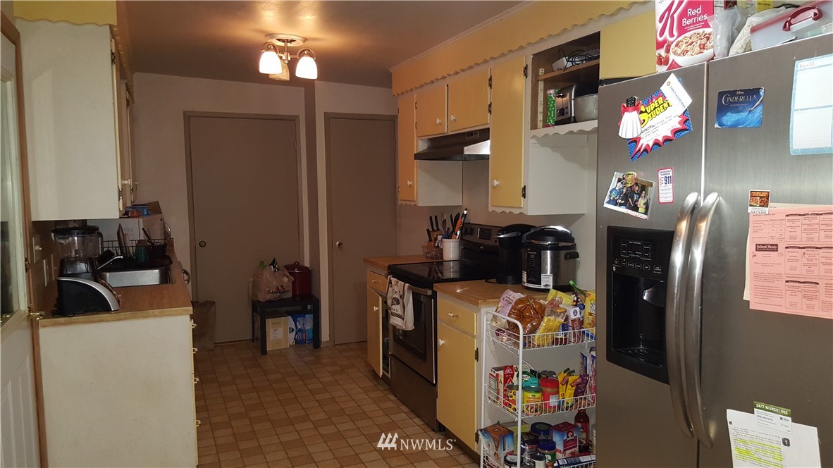 7606 206th Street Southwest Edmonds, WA 98026 - Photo 6 of 13 Gallery Image 6