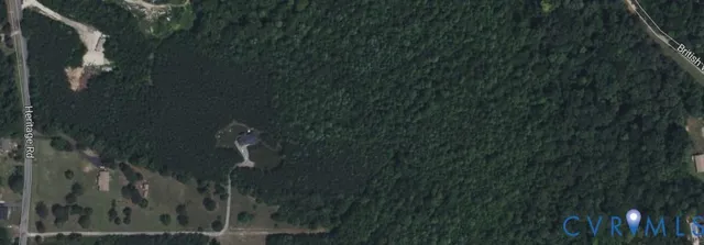 a view of a small yard