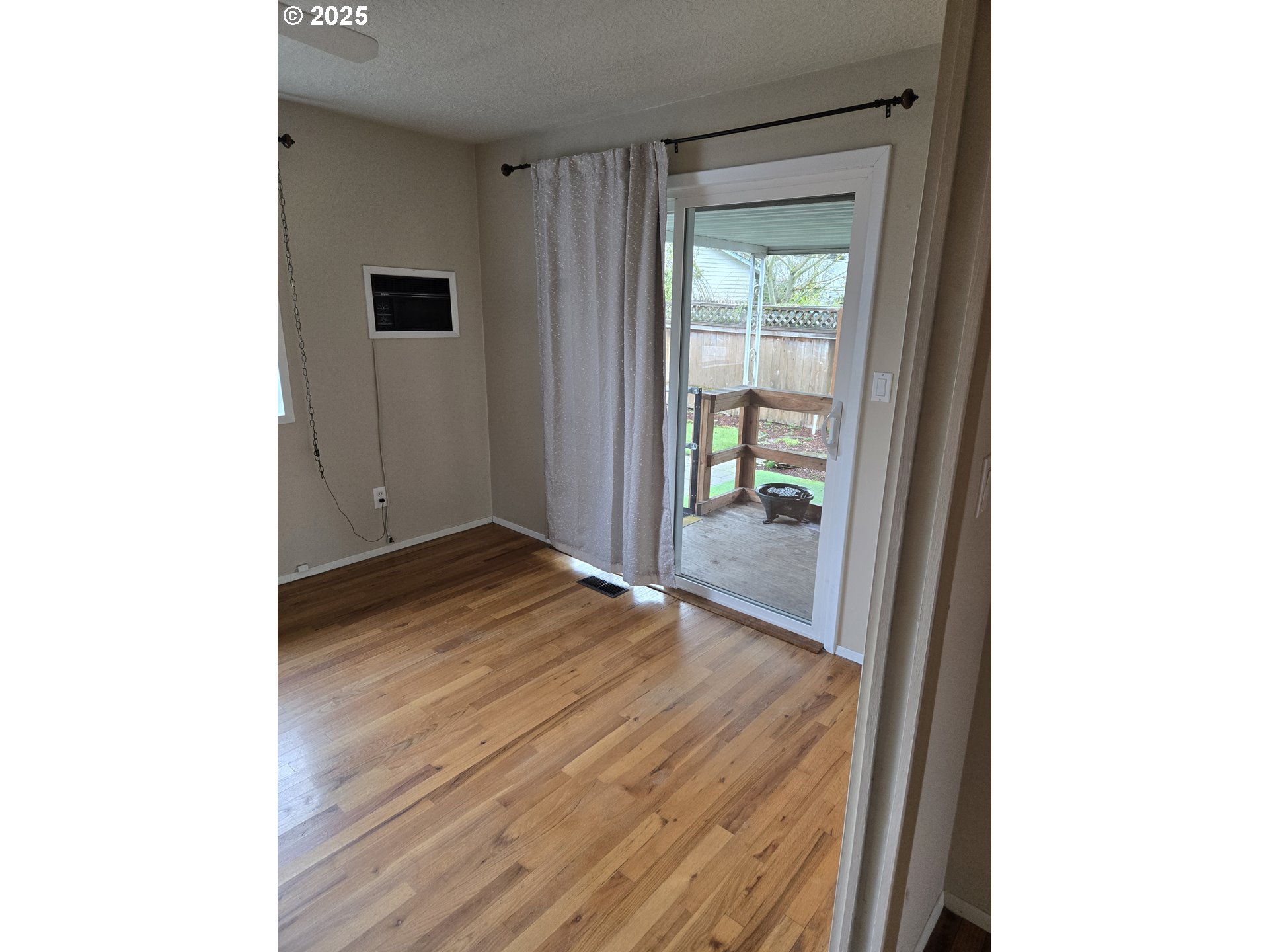 1355 Rainier Road Woodburn, OR 97071 - Photo 4 of 21 Gallery Image 4