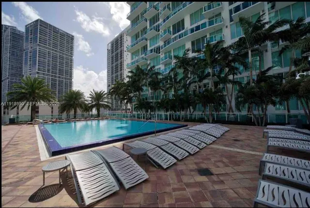 $4,500 | 41 Southeast 5th Street, Unit 708, Miami, FL 33131