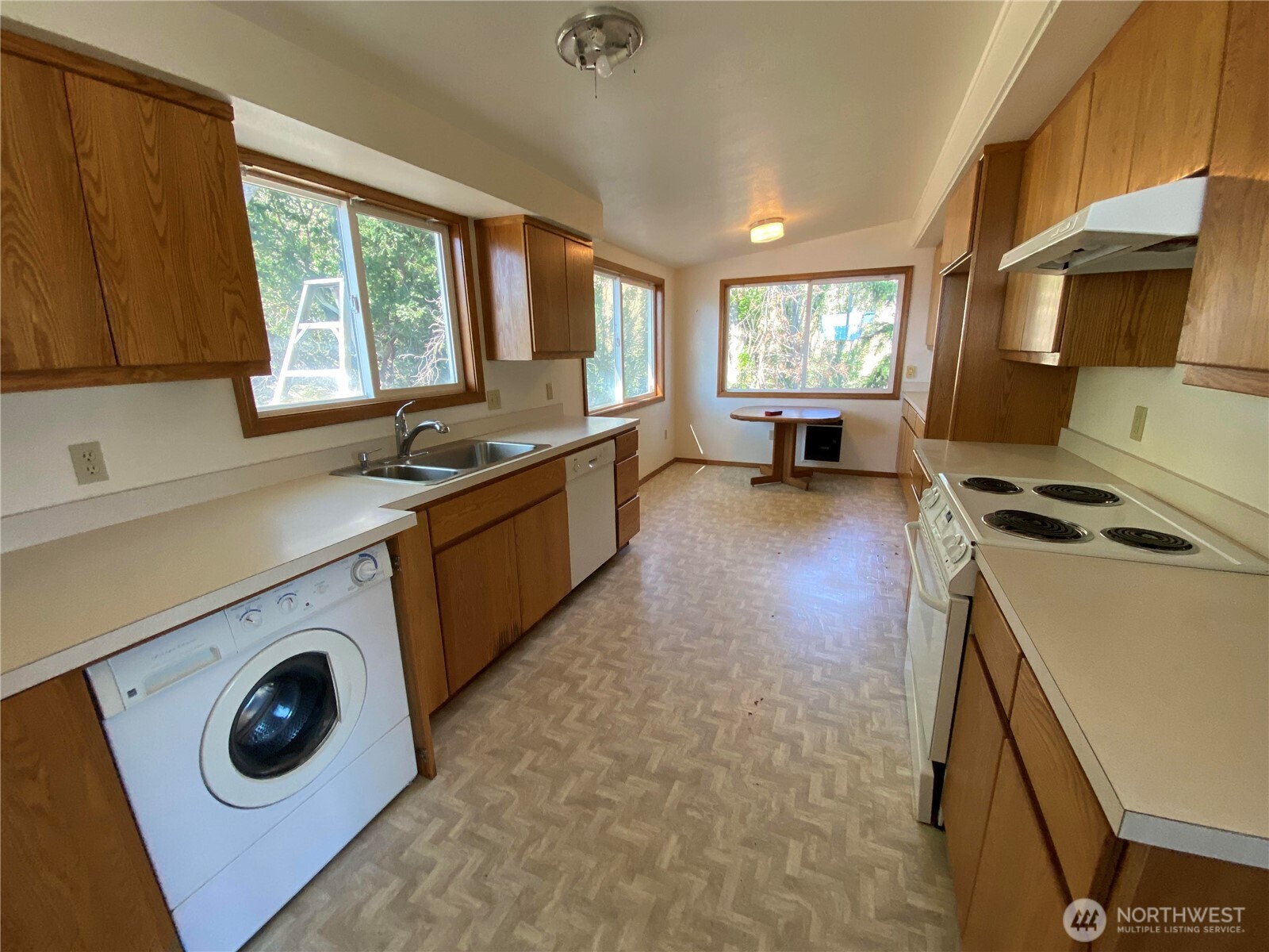 2423 Hedges Road Wenatchee, WA 98801 - Photo 4 of 21