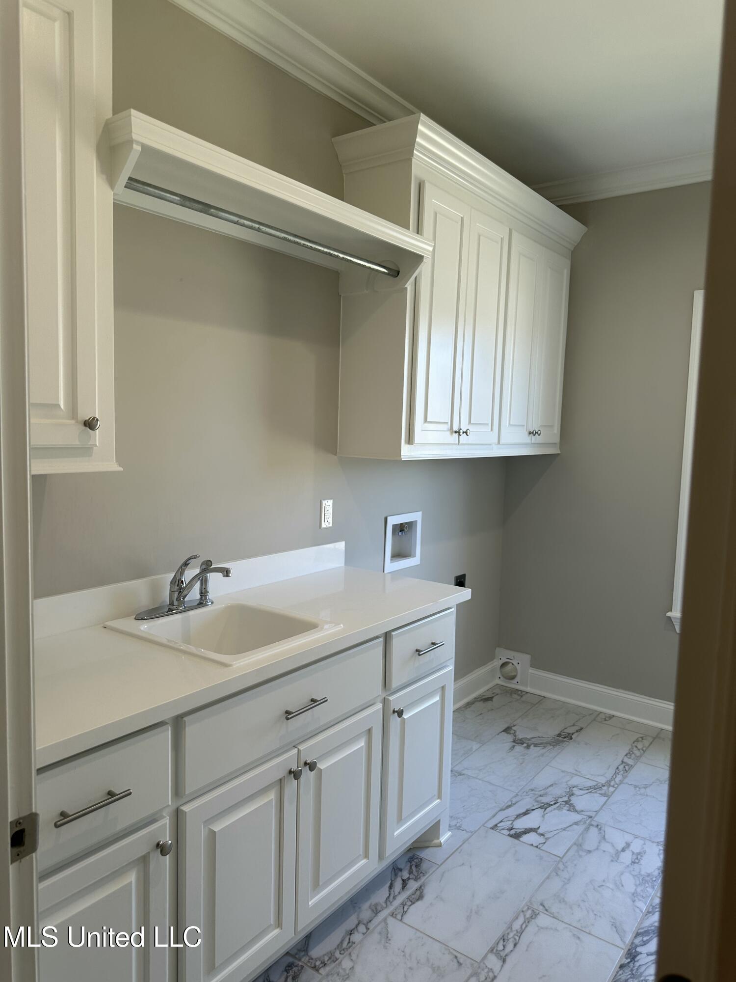 485 Aurora Circle Canton, MS 39046 - Photo 13 of 37 IMG_3567