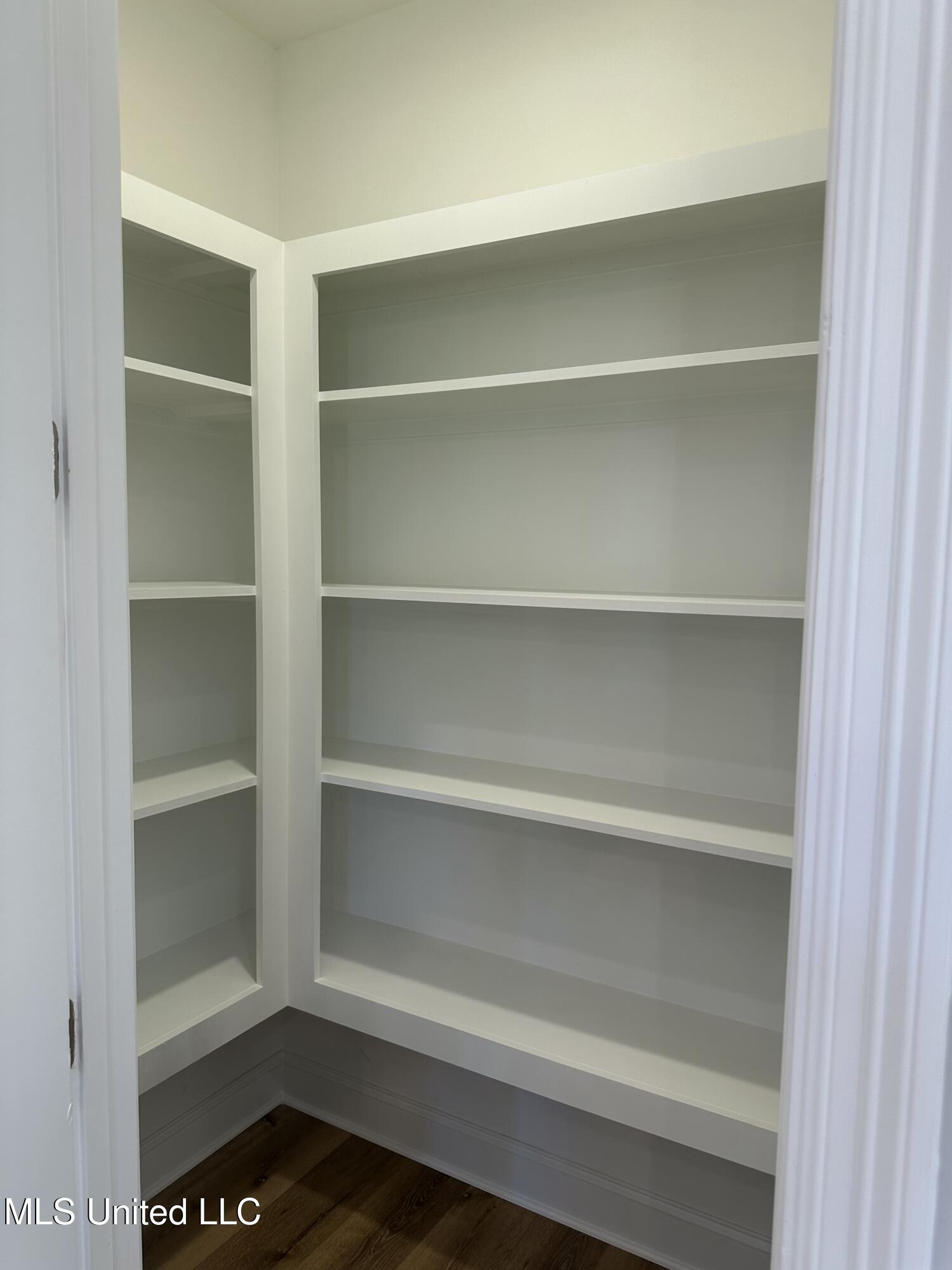 485 Aurora Circle Canton, MS 39046 - Photo 9 of 37 IMG_3564