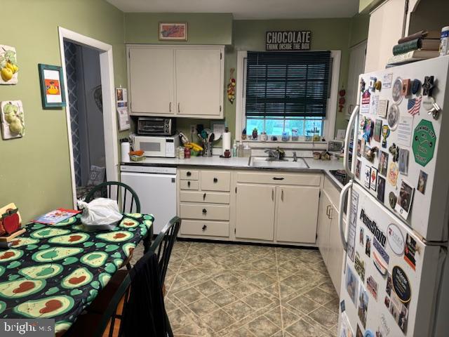 3165 Oak Road Huntingdon Valley, PA 19006 - Photo 11 of 27 Kitchen