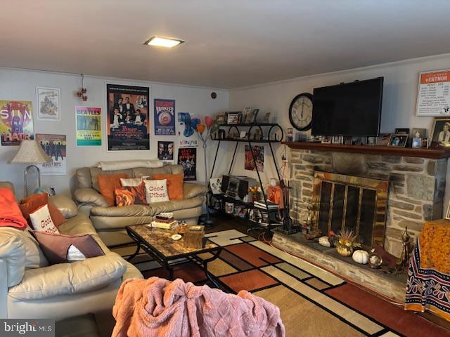 3165 Oak Road Huntingdon Valley, PA 19006 - Photo 26 of 27 Family room