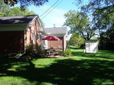 2370 Cullen Road Howell, MI 48855 - Photo 4 of 39 Side Yard.jpg
